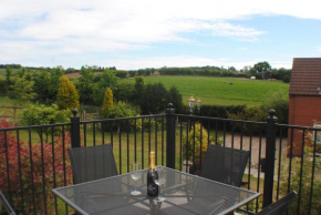 UPSIDE DOWN HOUSE - Sleeps up to 6 Guests - Near Sherwood Forest at Fairview Farm in Nottingham set in 88 acres